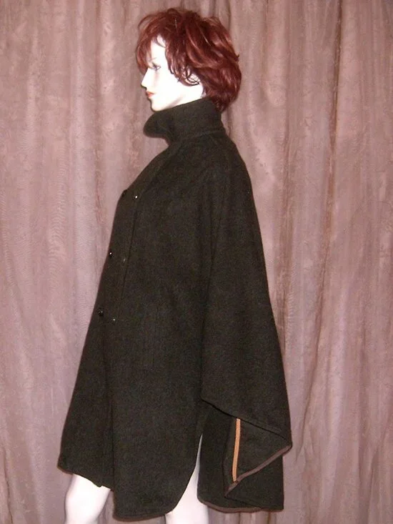 Moessmer Wool Green Vintage Walking Cape - Picture 5 of 17